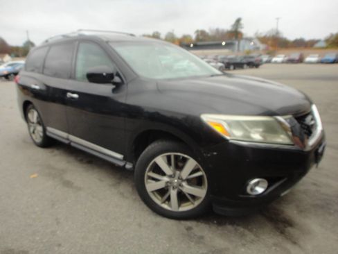 Used 2013 Nissan Pathfinder Platinum image 3
