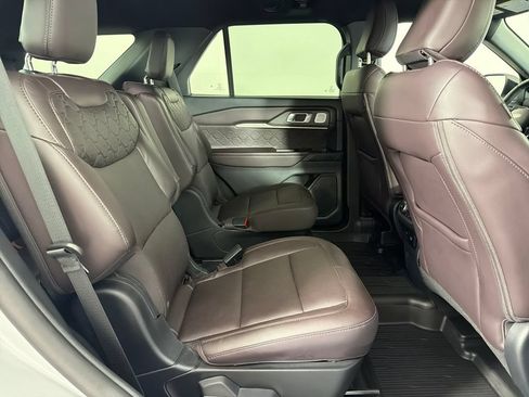 Used 2025 Ford Explorer Platinum w/ Ultimate Package AWD/4WD image 21