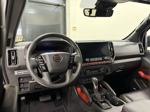 Used 2025 Nissan Frontier Pro-X w/ Pro Premium Package RWD image 16