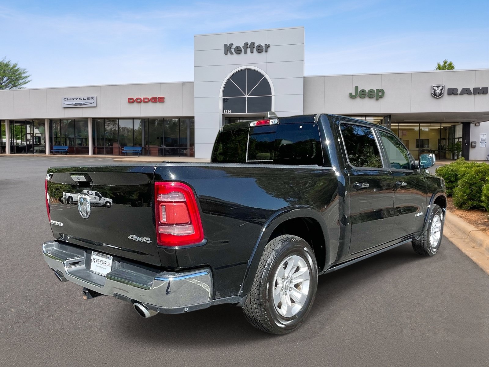 Used 2019 RAM 1500 Laramie AWD/4WD image 6