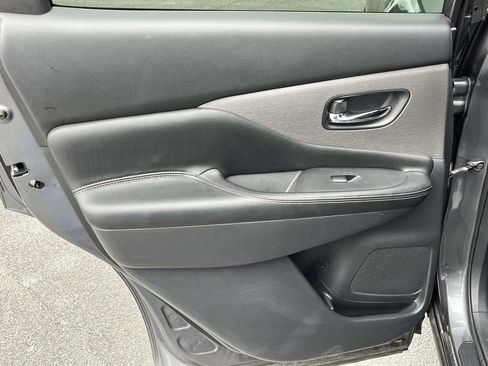 Used 2021 Nissan Murano SV image 16