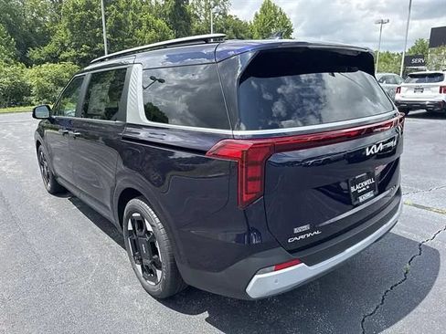 New 2026 Kia Carnival EX FWD image 4