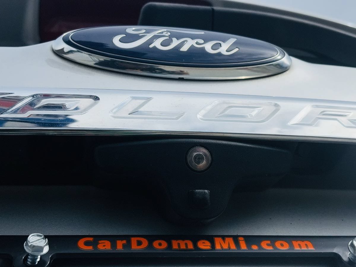 Used 2019 Ford Explorer XLT w/ Equipment Group 202A AWD/4WD image 10