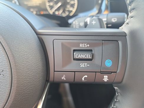 New 2025 Nissan Pathfinder SV w/ Black Appearance Package image 17