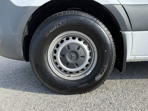 New 2024 Mercedes-Benz eSprinter 170 Cargo image 29