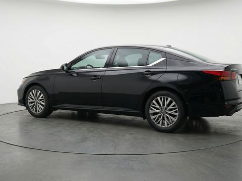 Used 2025 Nissan Altima 2.5 SV image 6