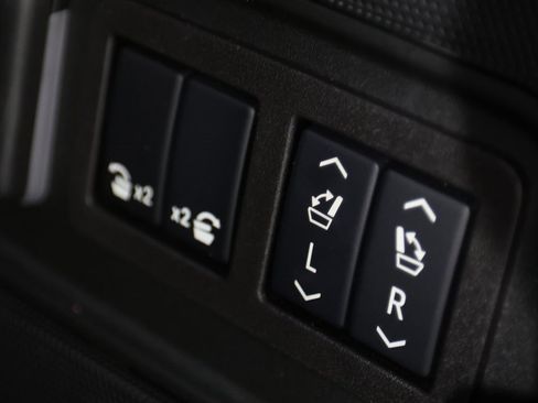 Used 2024 Cadillac Escalade V w/ LPO, ONYX Package image 14