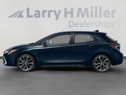 Used 2021 Toyota Corolla SE w/ SE Preferred Package image 3