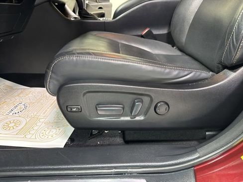 Used 2016 Toyota Highlander Limited image 9