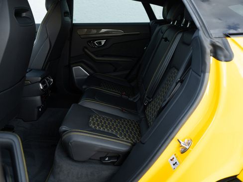 Used 2021 Lamborghini Urus image 25