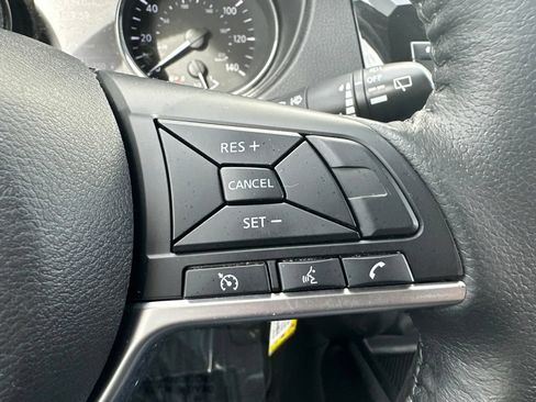 Used 2019 Nissan Rogue S w/ Special Edition Package FWD image 39