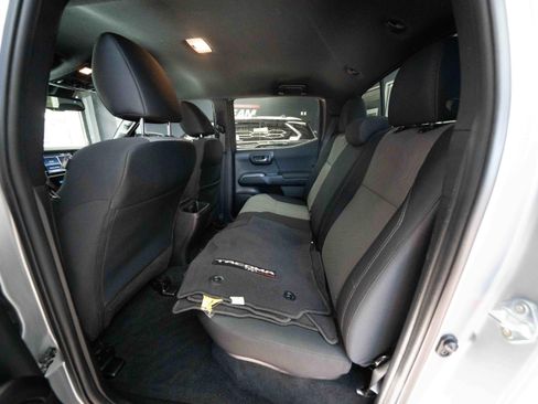 Used 2023 Toyota Tacoma TRD Off-Road image 23