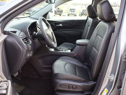 Used 2023 Chevrolet Equinox Premier image 13
