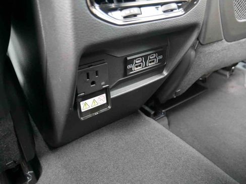 New 2025 Jeep Grand Cherokee Altitude image 12