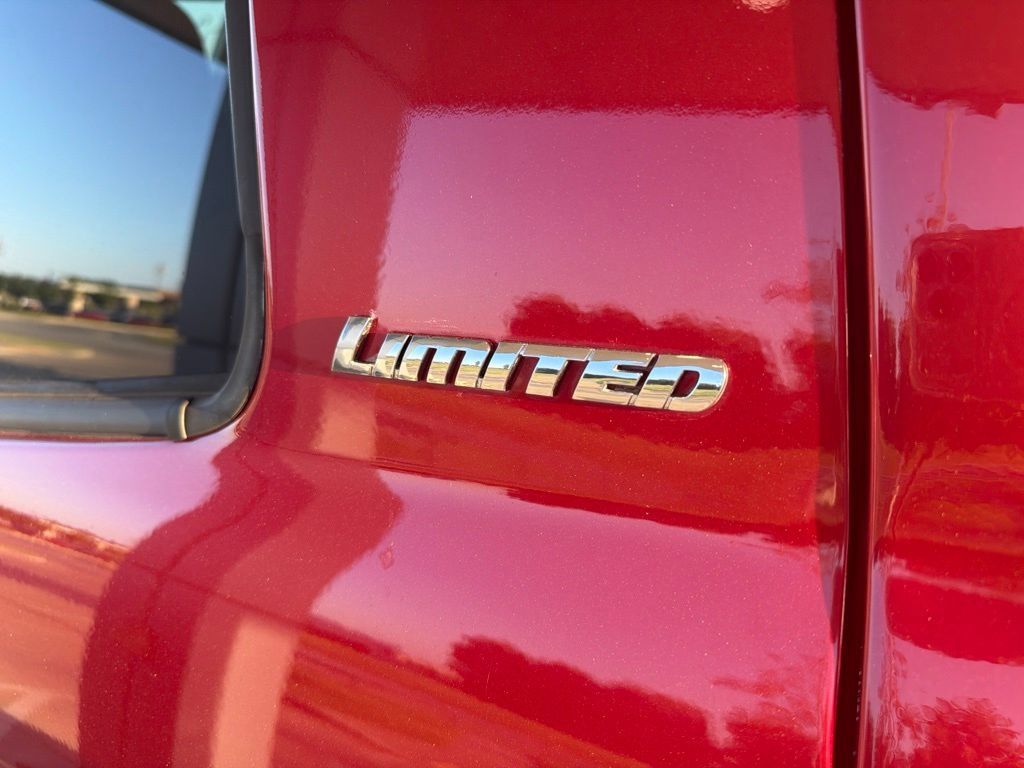 Used 2020 Toyota Tundra Limited w/ Limited Premium Package RWD image 8