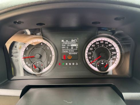 Used 2021 RAM 1500 Tradesman w/ Chrome Appearance Group RWD image 16