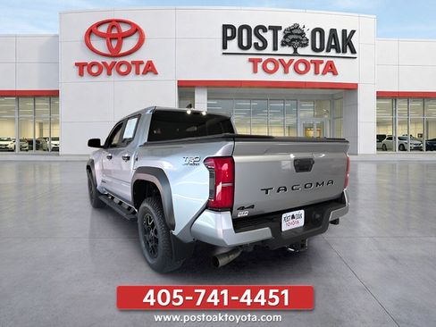 Used 2024 Toyota Tacoma TRD Off-Road AWD/4WD image 5