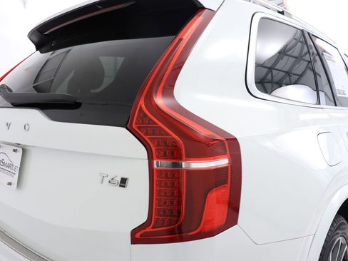 Used 2017 Volvo XC90 T6 Momentum w/ Vision Package image 11