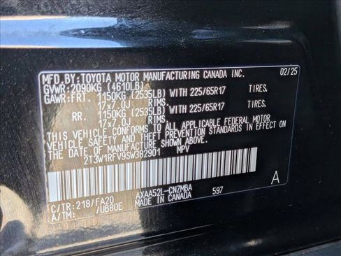 Used 2025 Toyota RAV4 XLE FWD image 24