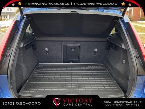 Used 2021 Volvo XC40 T5 R-Design w/ Advanced Package image 12