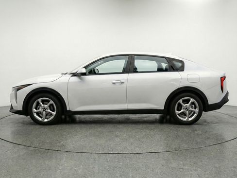 Used 2025 Kia K4 LXS image 5