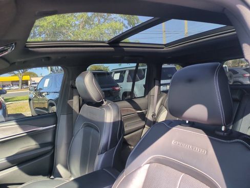 Used 2023 Jeep Grand Cherokee Overland image 23