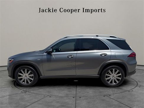 New 2025 Mercedes-Benz GLE 450e 4MATIC image 2