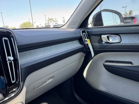 New 2026 Volvo XC40 B5 Plus w/ Protection Package Premier image 28