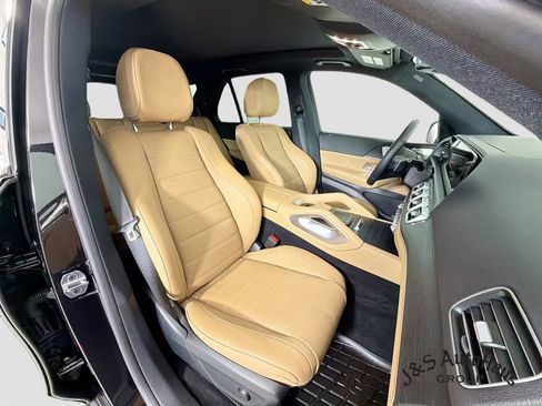 Used 2025 Mercedes-Benz GLE 450e 4MATIC image 34