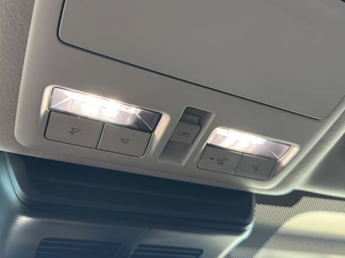 Used 2025 MAZDA MAZDA3 s image 33