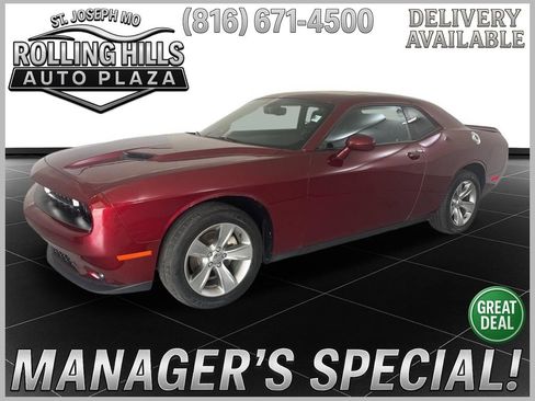Used 2021 Dodge Challenger SXT w/ Driver Convenience Group RWD image 1
