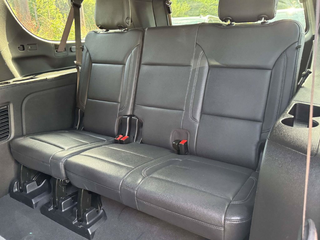 Used 2025 Chevrolet Suburban Z71 AWD/4WD image 18