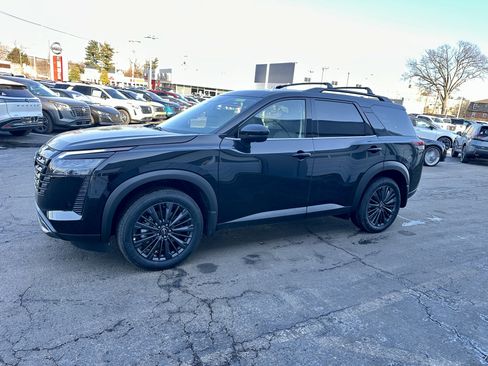 New 2026 Nissan Pathfinder SL w/ SL Premium Package image 8