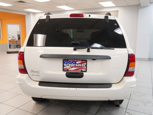Used 2004 Jeep Grand Cherokee Laredo w/ Cold Weather Group AWD/4WD image 8