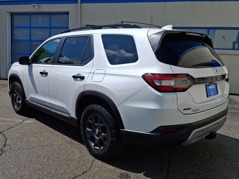 Used 2024 Honda Pilot TrailSport image 6