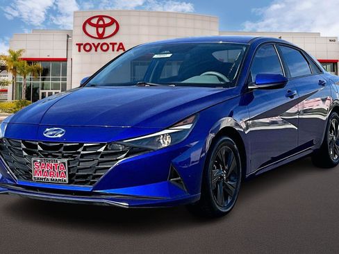Used 2023 Hyundai Elantra Blue image 11