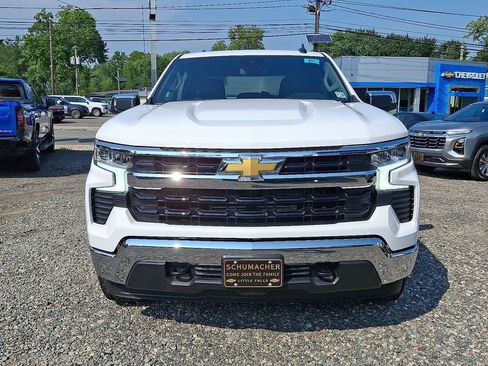 Used 2025 Chevrolet Silverado 1500 LT image 3