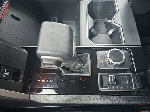Used 2022 Toyota Tundra SR5 AWD/4WD image 33