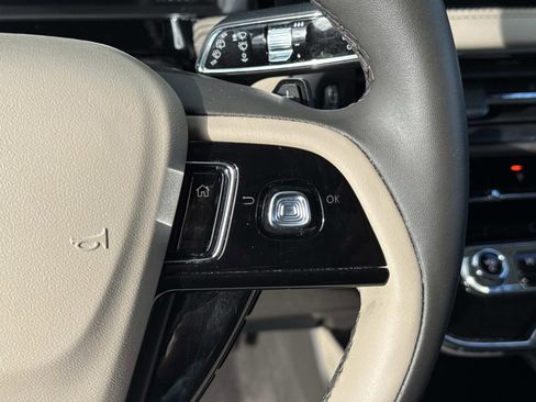 Used 2024 Lincoln Corsair FWD image 23