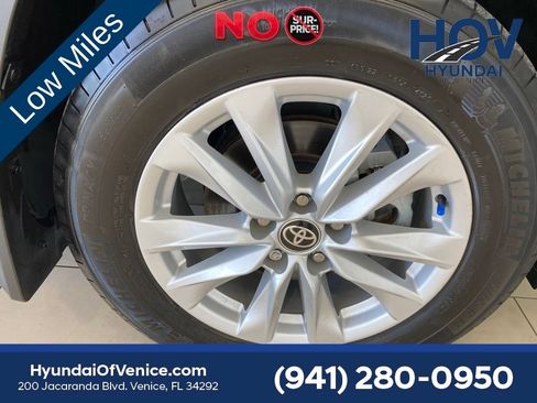 Used 2024 Toyota Corolla Cross LE w/ Moonroof Package FWD image 46