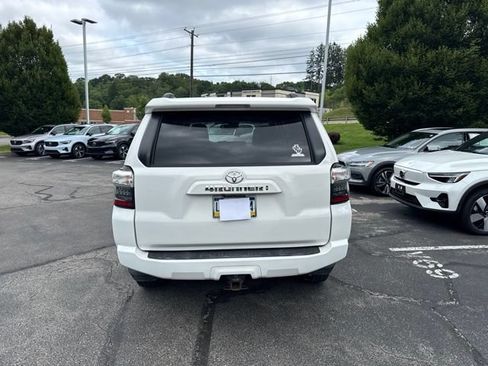 Used 2020 Toyota 4Runner SR5 Premium w/ Moonroof Package AWD/4WD image 4