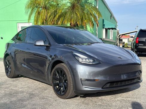 Used 2021 Tesla Model Y Long Range AWD/4WD image 6