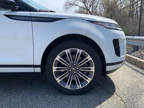 Used 2024 Land Rover Range Rover Evoque S image 11