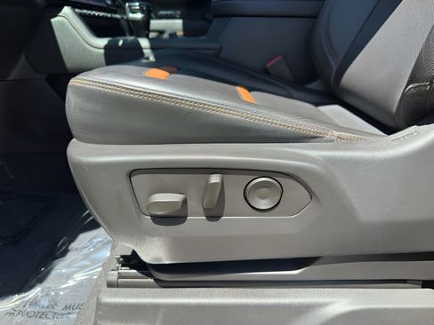 Used 2022 GMC Sierra 1500 AT4 w/ AT4 Preferred Package AWD/4WD image 16