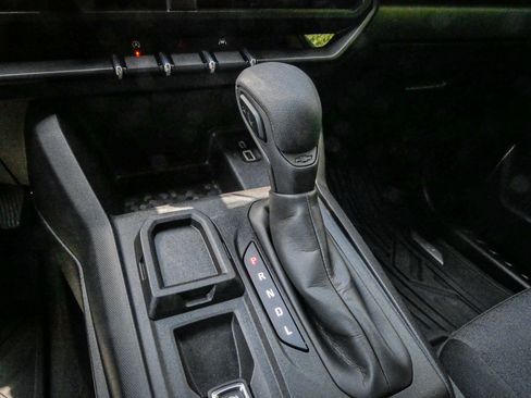 Used 2024 Chevrolet Colorado W/T RWD image 26