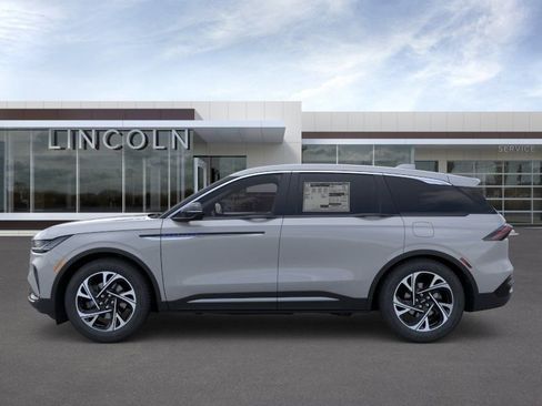 New 2026 Lincoln Nautilus Premier AWD/4WD image 3