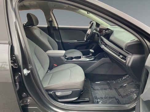 Used 2025 Kia K4 LXS image 15