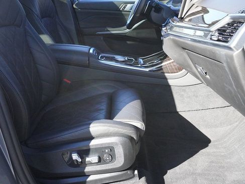 Used 2023 BMW X7 xDrive40i w/ Parking Assistance Package image 30