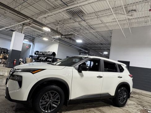 New 2026 Nissan Rogue S image 21