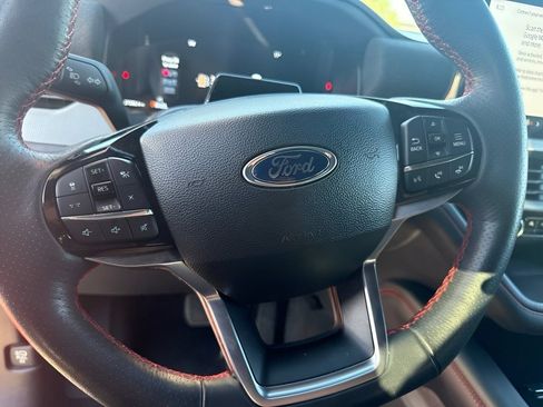 Used 2025 Ford Explorer ST-Line w/ ST-Line Street Pack AWD/4WD image 27
